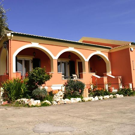 Villa Skafonas Sinarádes 外观 照片