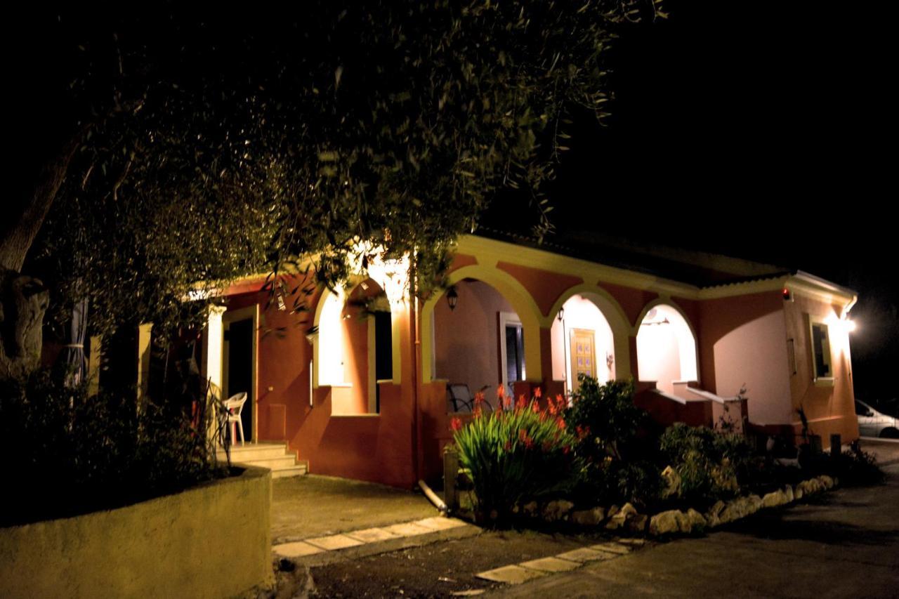 Villa Skafonas Sinarádes 外观 照片