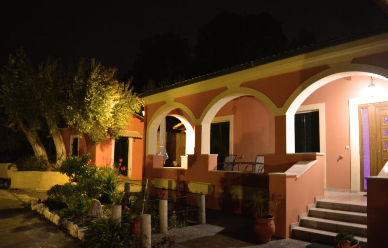 Villa Skafonas Sinarádes 外观 照片
