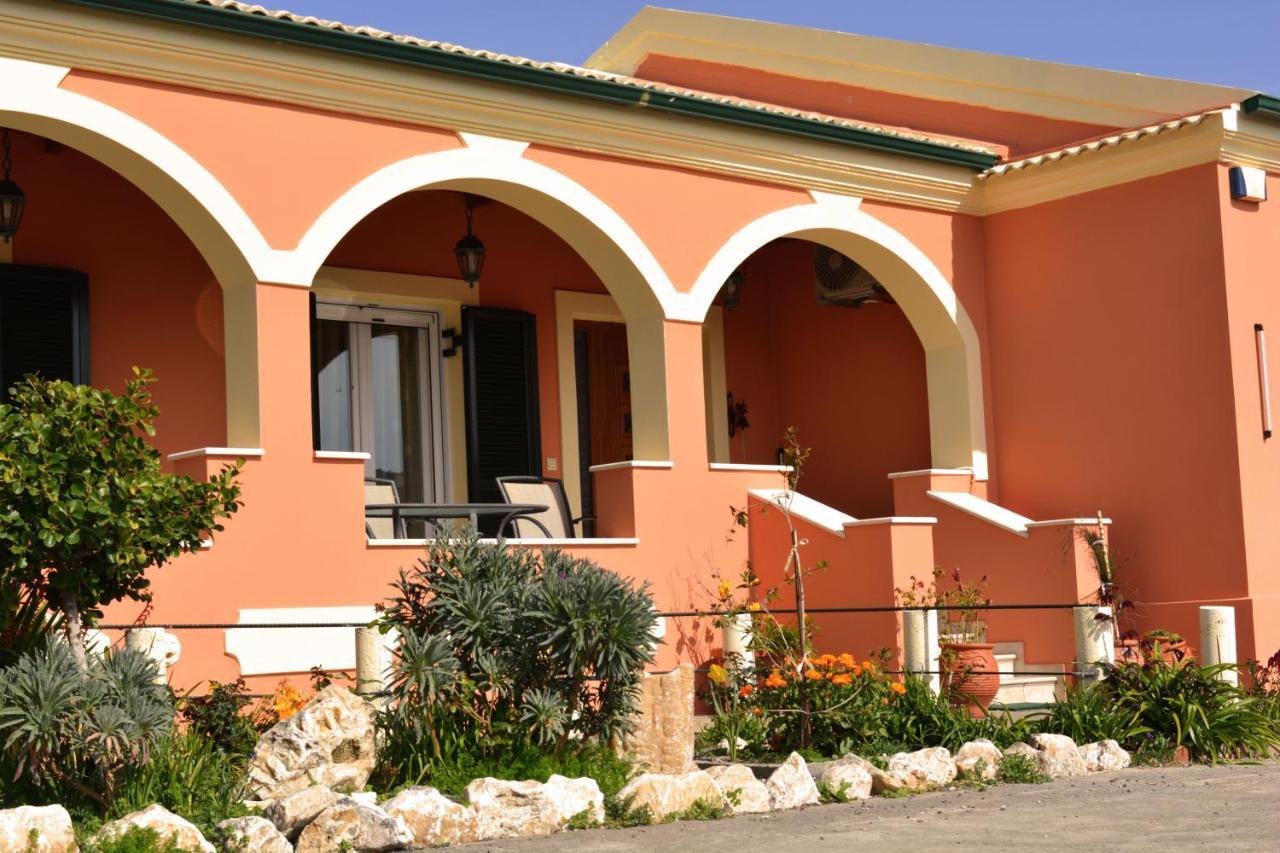 Villa Skafonas Sinarádes 外观 照片